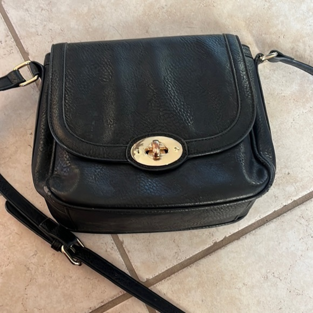 Basic Black‎ Crossbody Bag